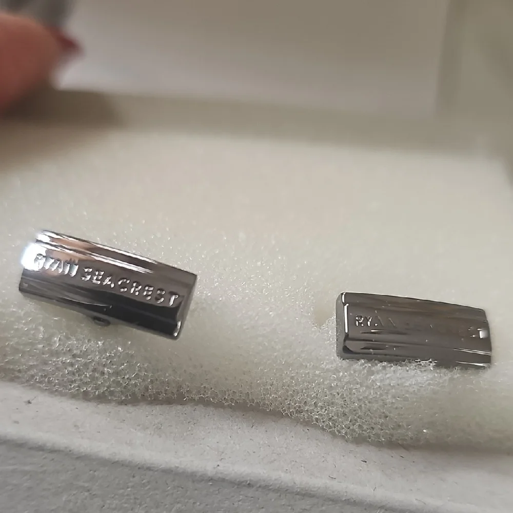 Ryan Seacrest Distinction NWT Polished Silver Square Dk. Grey/Black Cufflinks